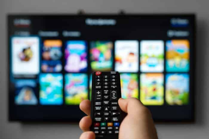 Cómo conectar el móvil a la TV: guía en detalle paso a paso