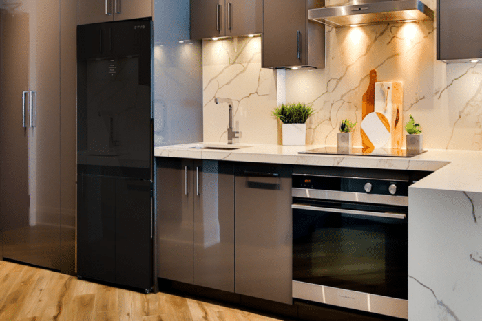 frigorifico de color negro