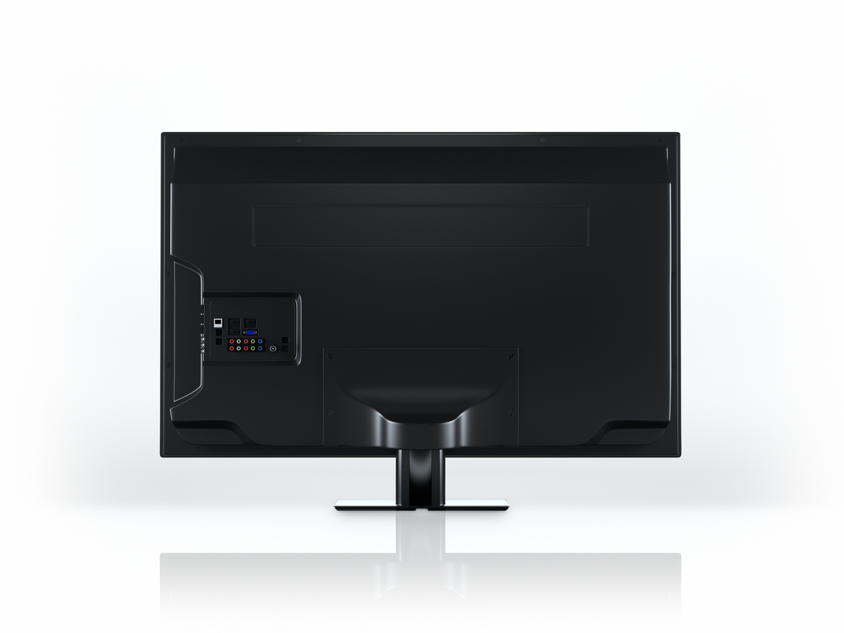 Una pantalla HDMI por la parte de atrás, donde tiene los accesos para conectar el cable HDMI.