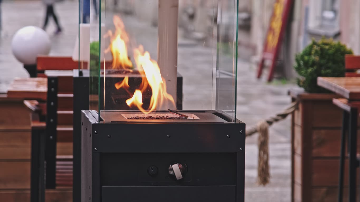 La estufa de butano de una terraza de bar.