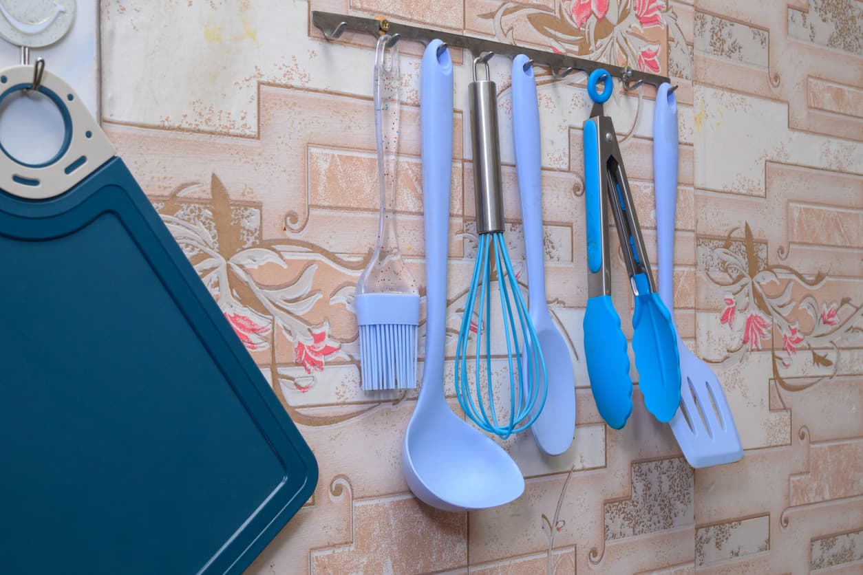 Los utensilios de una cocina.